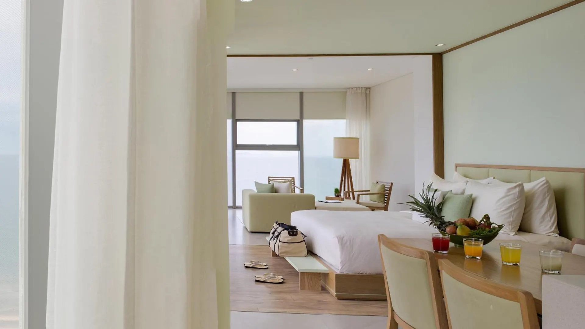 Apartment In Front Of Mykhe Beach Panorama 17Fl Suite Đà Nẵng